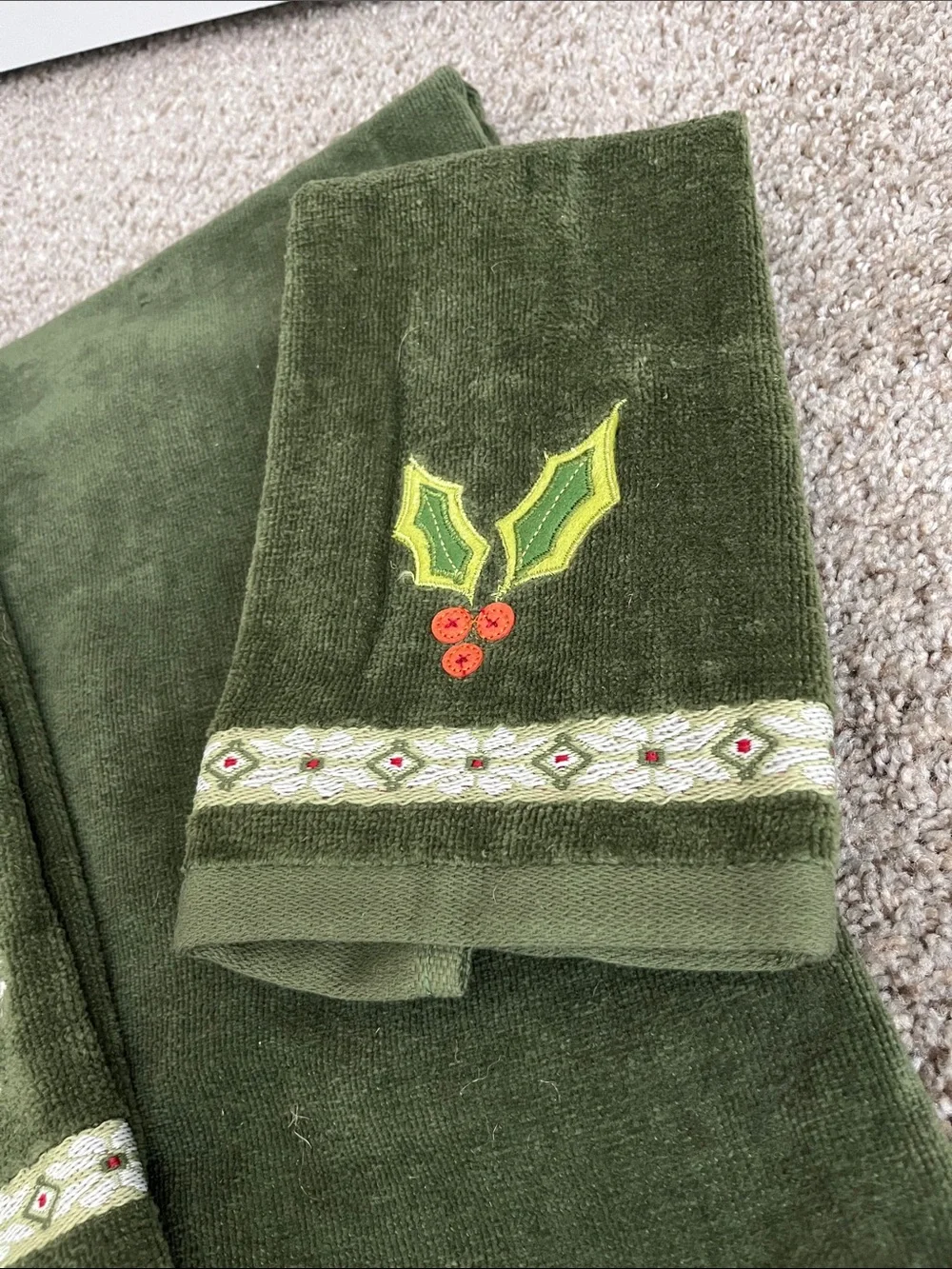 Forest Green Holiday Embroidered Towel Set